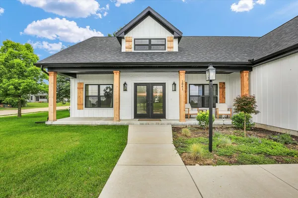 $430,000 | 1841 South Stone Creek Boulevard, Urbana, IL 61802