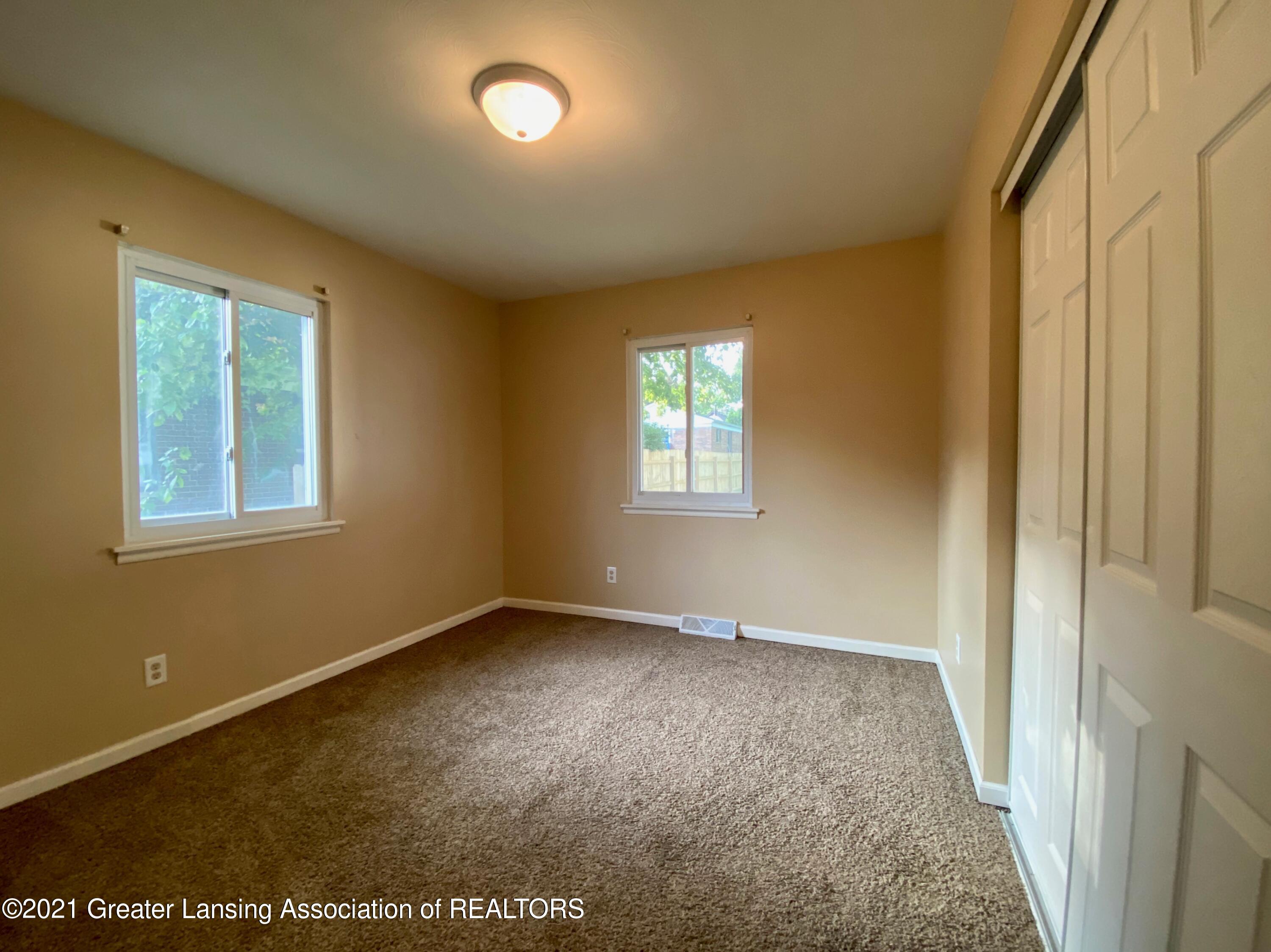 516 West Miller Road Lansing, MI 48911 - Photo 22 of 34 IMG_6516