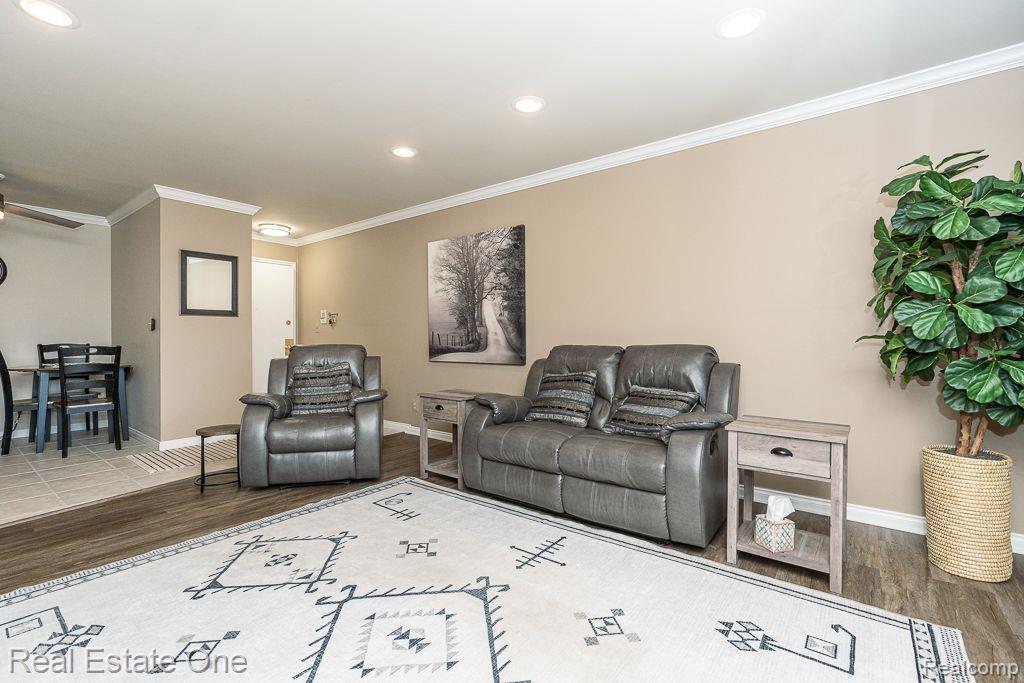 803 Plate Street, Unit 204 Rochester, MI 48307 - Photo 5 of 16