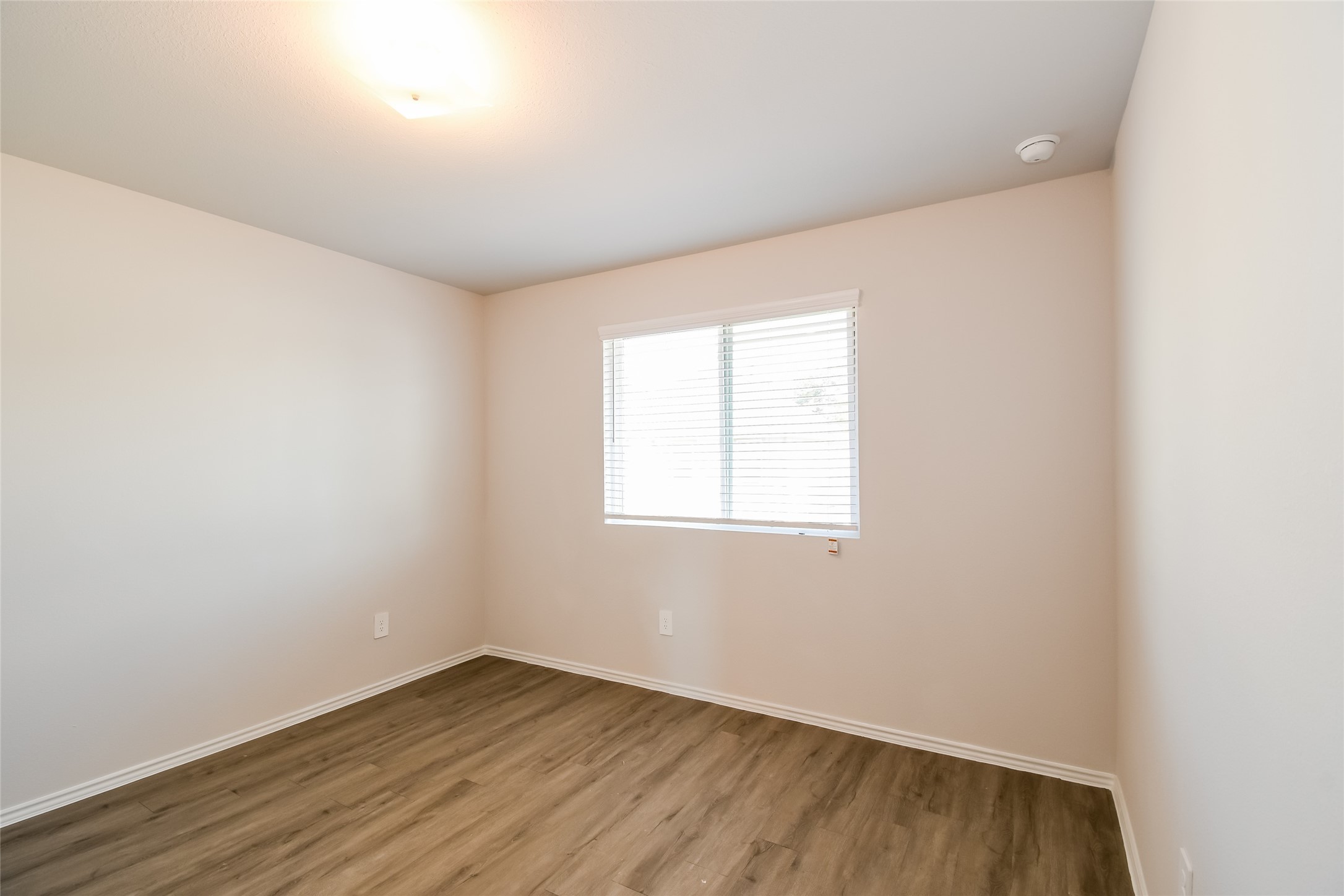 4934 Sessile Trail Spring, TX 77373 - Photo 15 of 16 Photos may be representative of the floor plan and not the exact home. Finishes, layout, and features of the actual property for lease may vary.