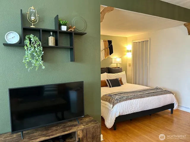 $5,500,000 | 8214 Greenwood Avenue North, Seattle, WA 98103