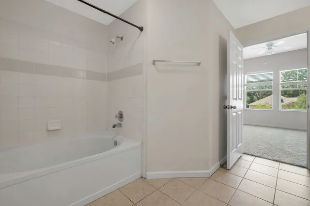 $193,000 | 2801 Chancellorsville Drive, Unit 928, Tallahassee, FL 32312