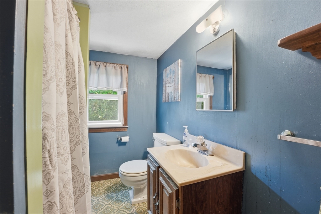 272 Prospect Avenue West Springfield, MA 01089 - Photo 32 of 39