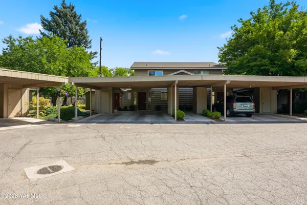 $247,900 | 2405 West Lincoln Avenue, Unit 7, Yakima, WA 98902