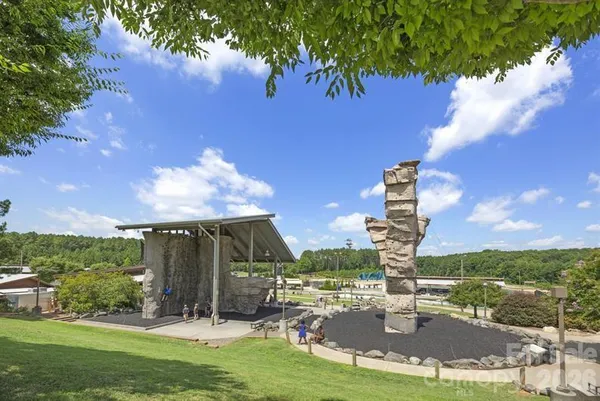 $305,565 | 6120 Bridle Crk Drive, Charlotte, NC 28214