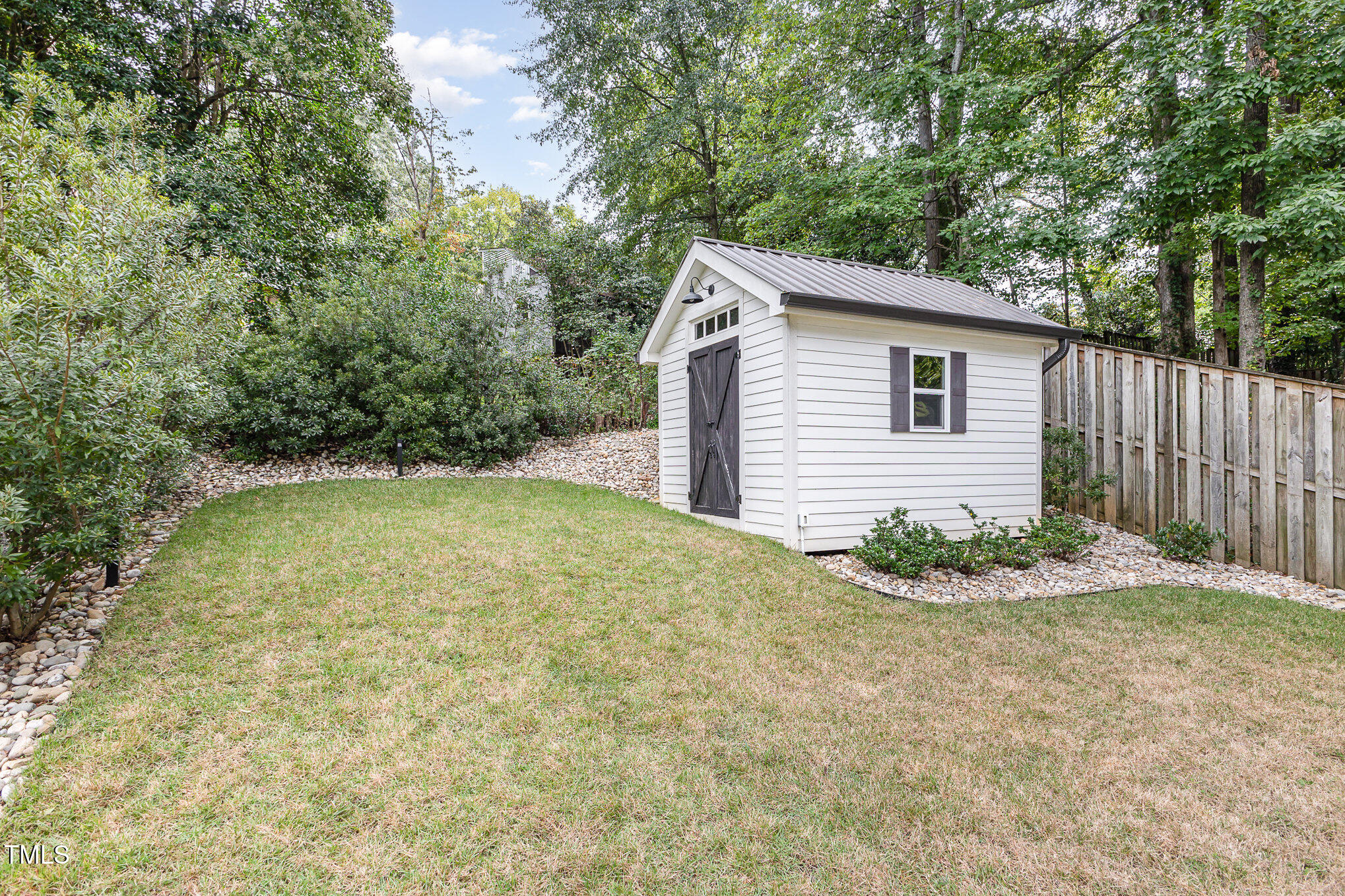 1422 Banbury Road Raleigh, NC 27607 - Photo 32 of 48 015_cy1a1101-edit