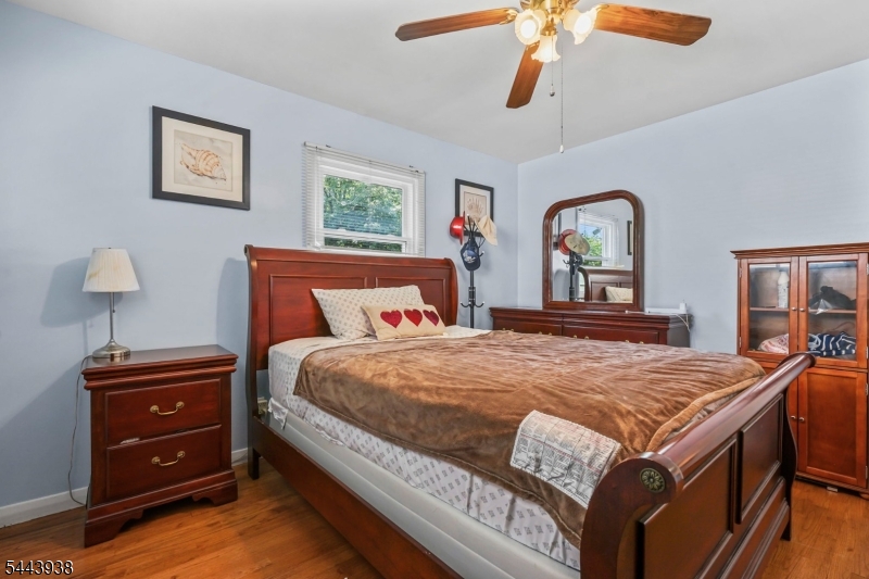 57 Ivanhoe Terrace Bloomfield, NJ 07003 - Photo 16 of 37