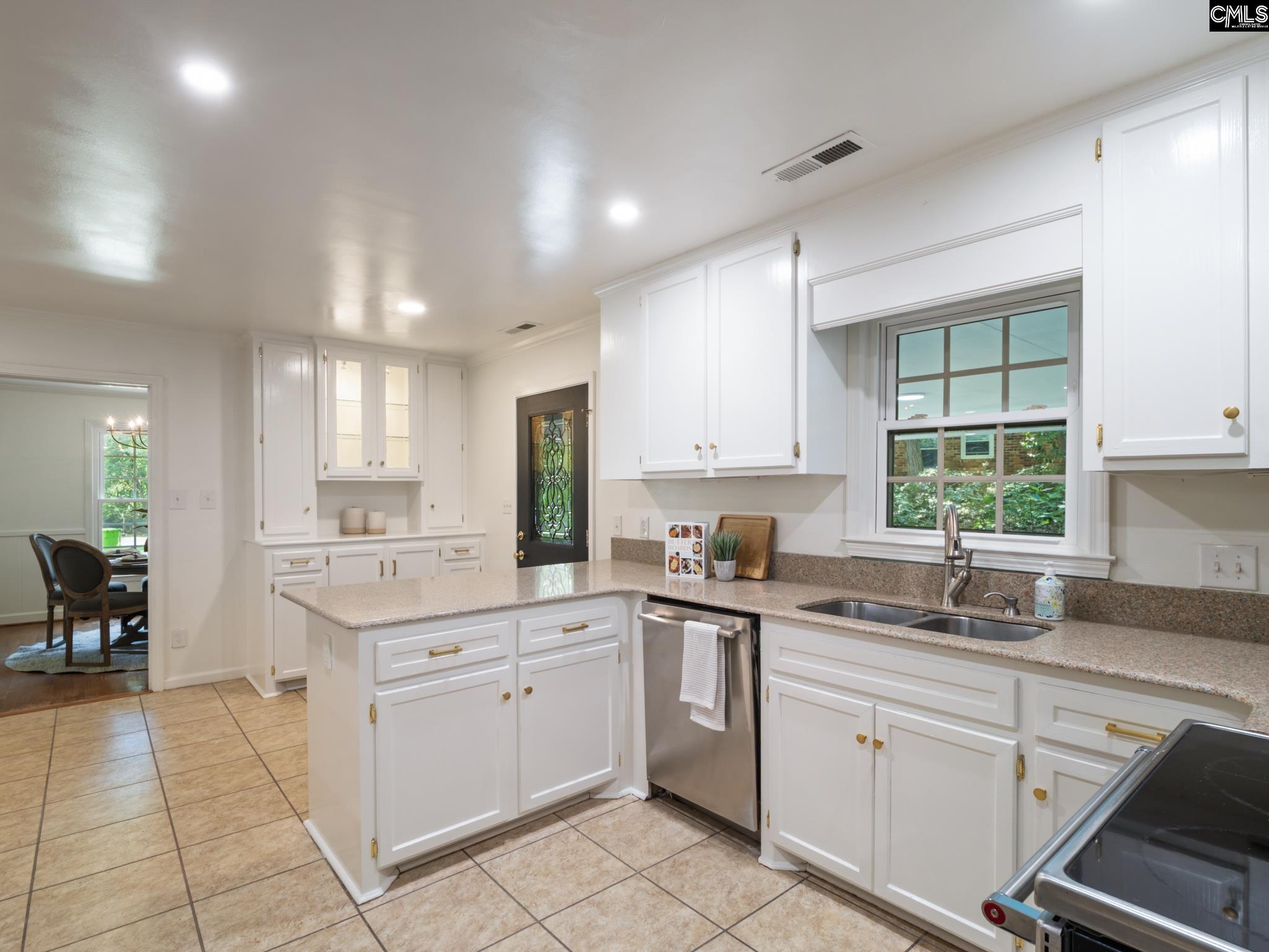 6067 Crabtree Road Columbia, SC 29206 - Photo 11 of 58