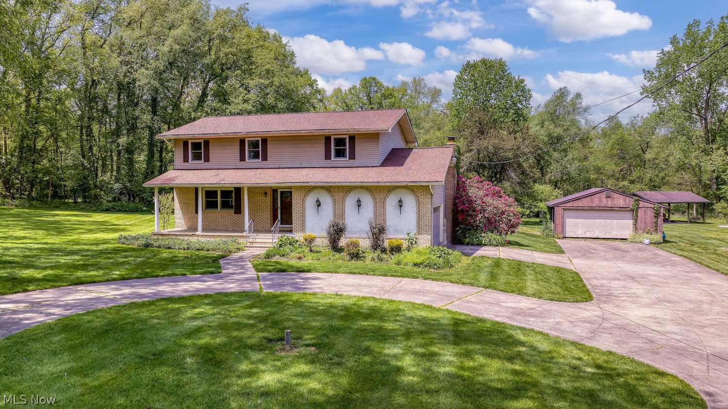 2407 Inas Drive Akron, OH 44321 - Photo 2 of 47 Gallery Image 2
