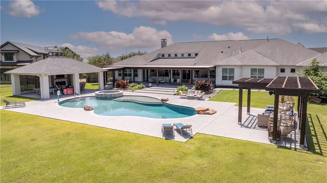 $2,495,000 | 4718 Miramont Circle, Bryan, TX 77802