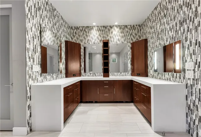 $2,495,000 | 4718 Miramont Circle, Bryan, TX 77802