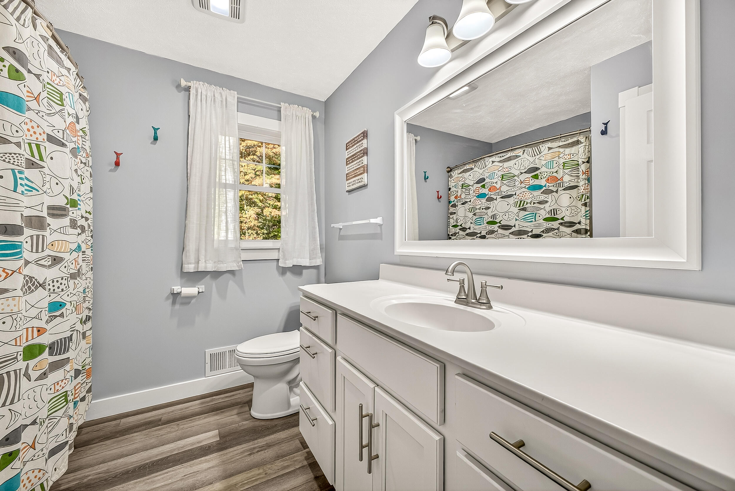 464 Grover Road Muskegon, MI 49442 - Photo 19 of 37 Primary Bathroom