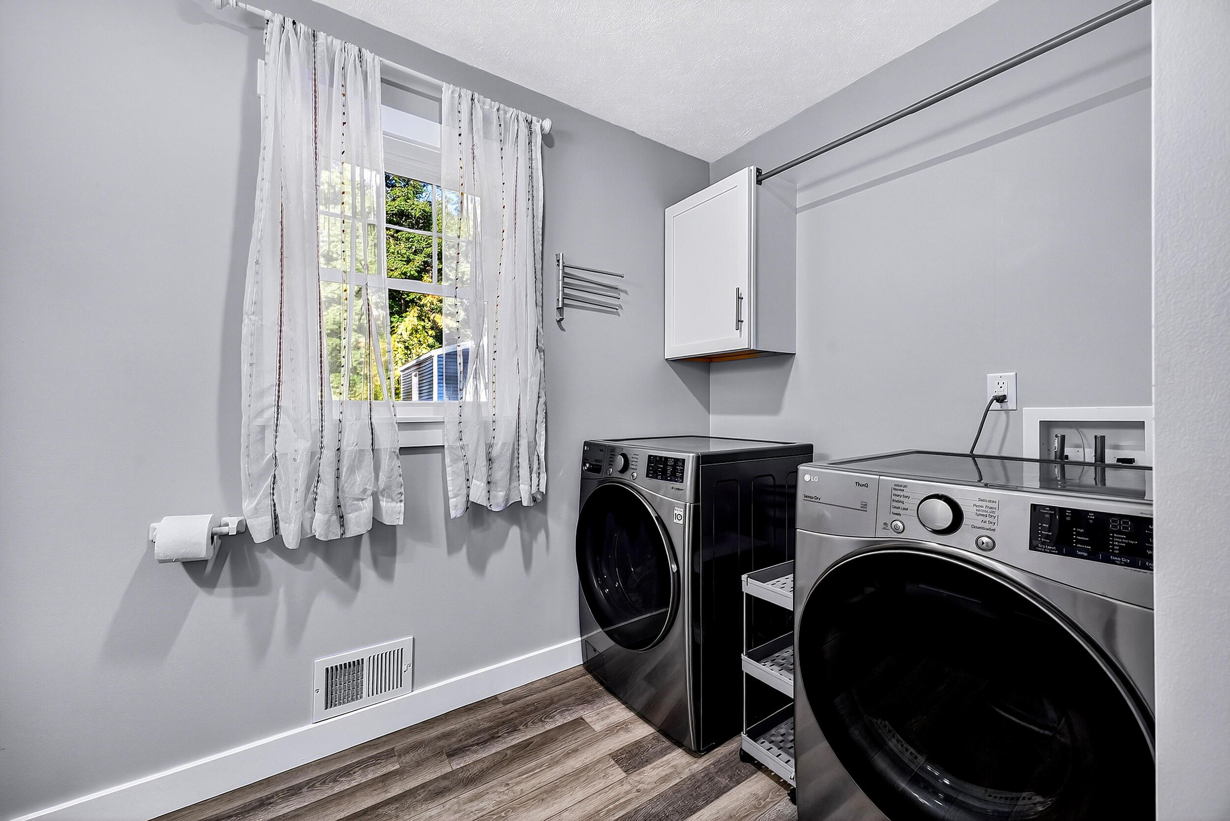 464 Grover Road Muskegon, MI 49442 - Photo 25 of 37 Half Bath/Laundry