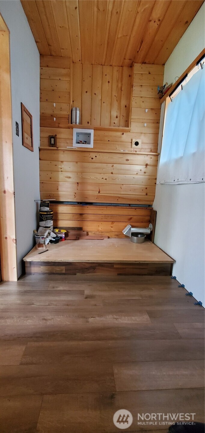 160 Gharet Road Randle, WA 98377 - Photo 17 of 26 a view of entryway