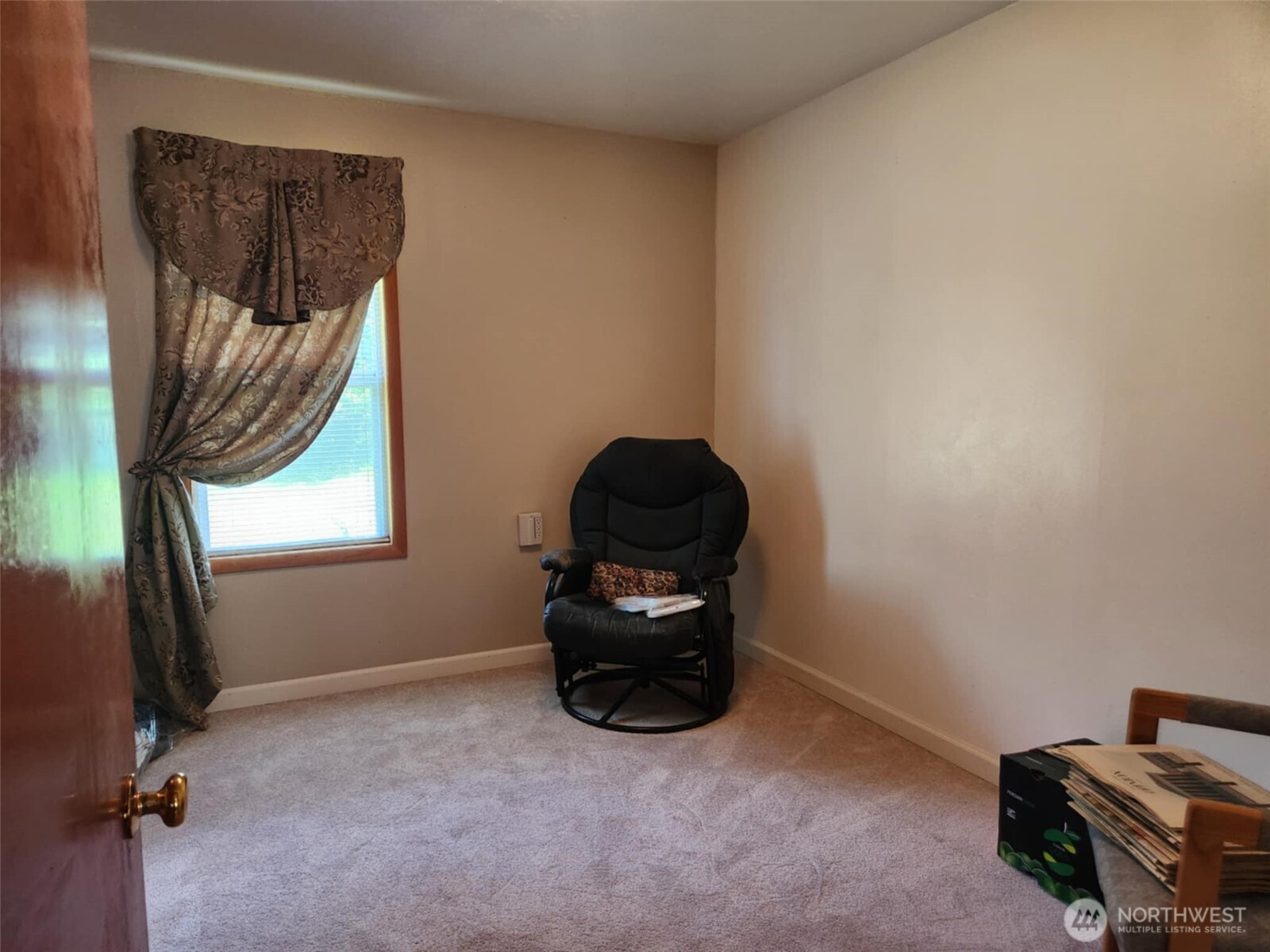160 Gharet Road Randle, WA 98377 - Photo 8 of 26 a living room with furniture and a window