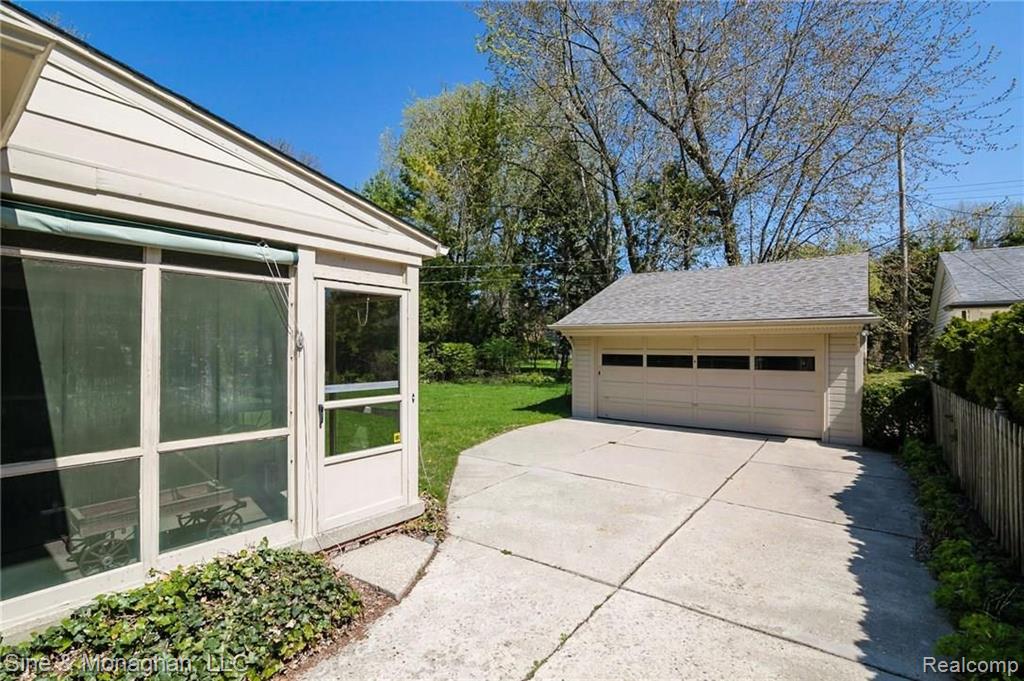 74 Handy Road Grosse Pointe Farms, MI 48236 - Photo 21 of 28