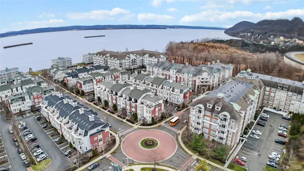 $645,000 | 3 Harbor Pointe Drive, Haverstraw, NY 10927