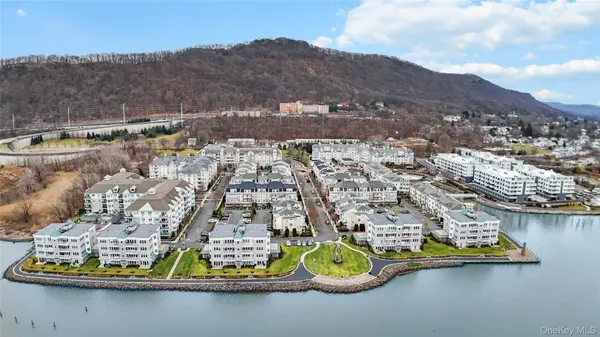 $645,000 | 3 Harbor Pointe Drive, Haverstraw, NY 10927