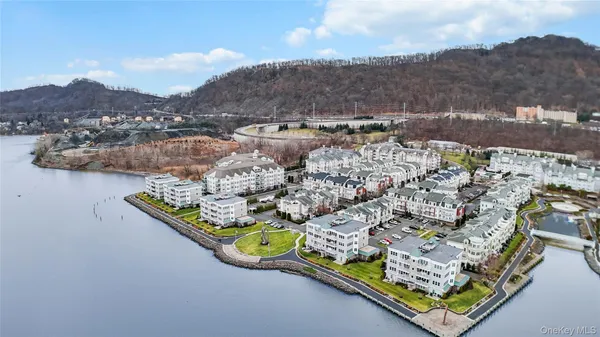 $645,000 | 3 Harbor Pointe Drive, Haverstraw, NY 10927