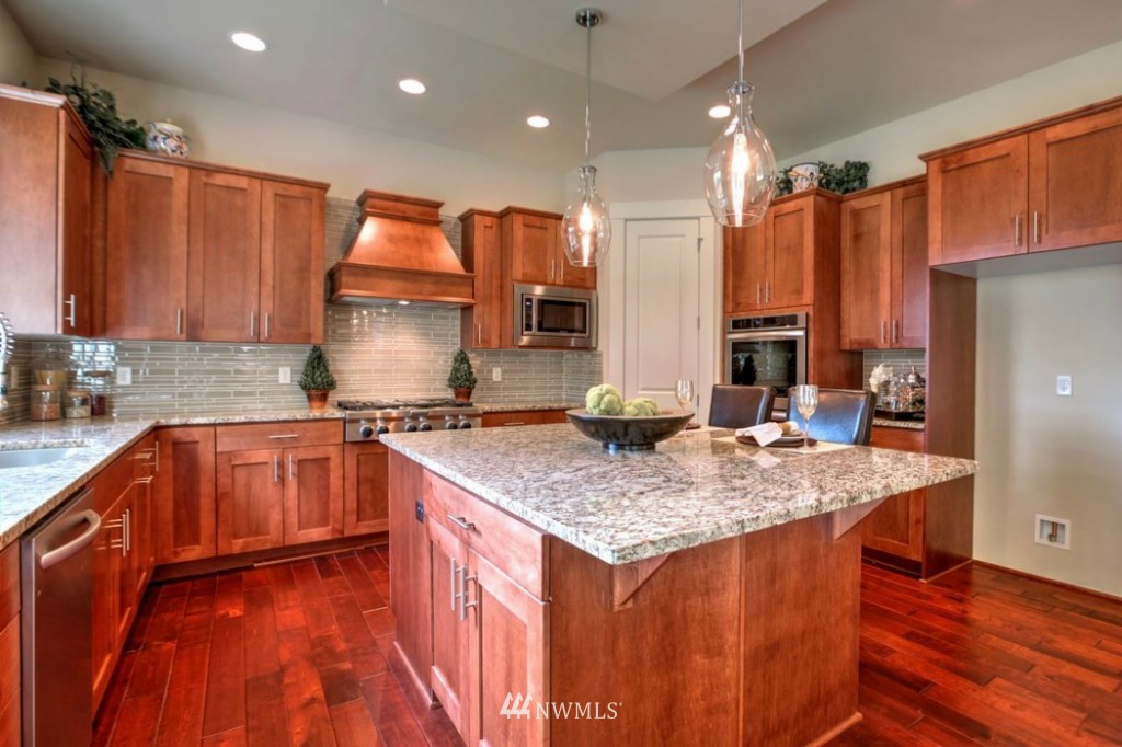 557 Orcas Avenue Northeast Renton, WA 98059 - Photo 11 of 12