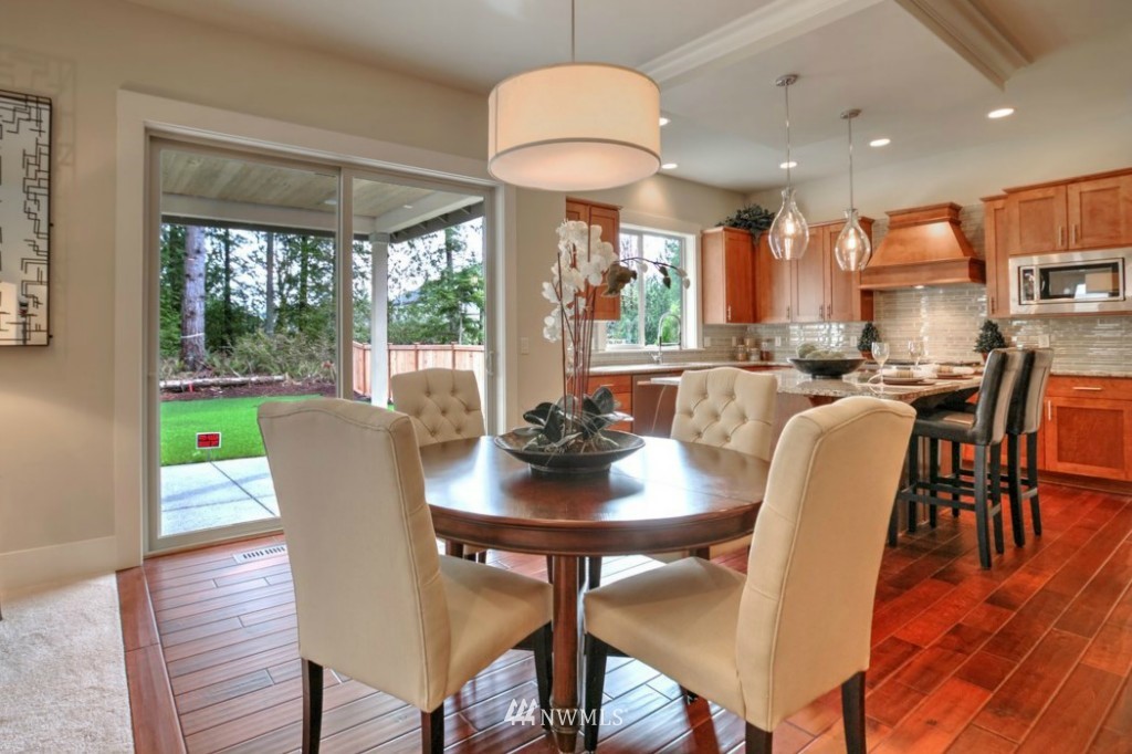 557 Orcas Avenue Northeast Renton, WA 98059 - Photo 4 of 12