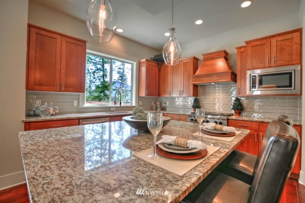 557 Orcas Avenue Northeast Renton, WA 98059 - Photo 6 of 12