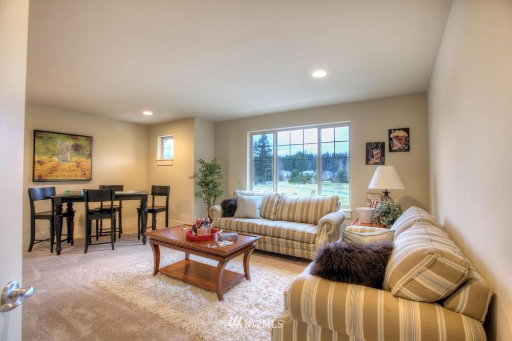 557 Orcas Avenue Northeast Renton, WA 98059 - Photo 7 of 12