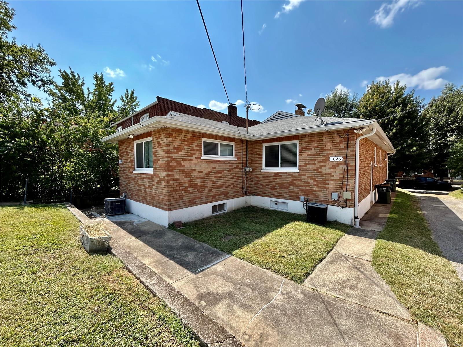 1026 Commodore Drive St. Louis, MO 63117 - Photo 11 of 13