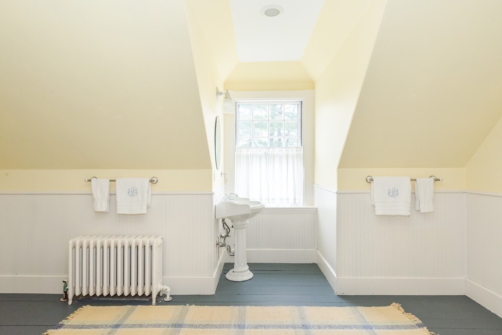 41 Hart Street Beverly, MA 01915 - Photo 25 of 30