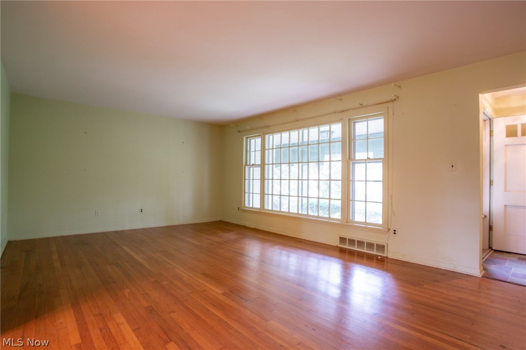 6053 Wilson Mills Road Highland Heights, OH 44143 - Photo 3 of 31 Gallery Image 3