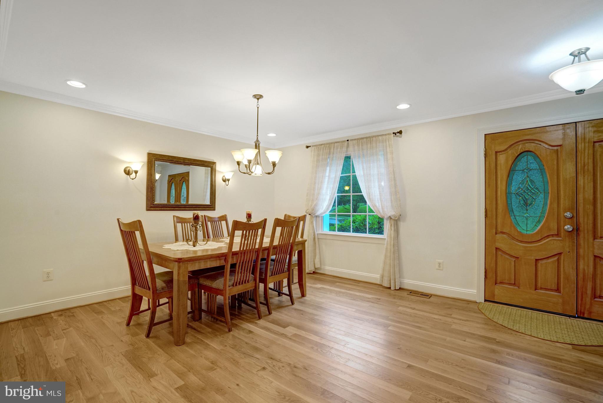 8304 Five Gates Road Annandale, VA 22003 - Photo 18 of 91