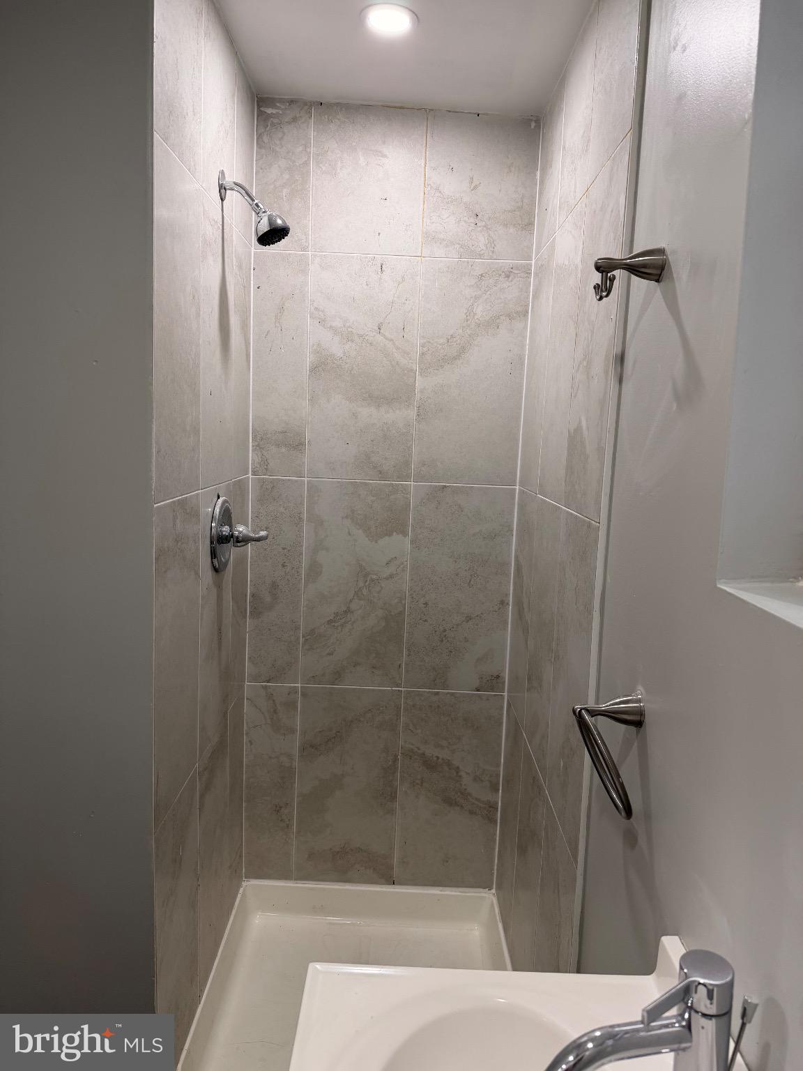 41 North Keystone Avenue Upper Darby, PA 19082 - Photo 11 of 15 a bathroom with a shower