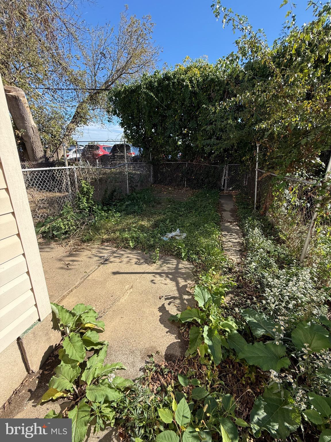 41 North Keystone Avenue Upper Darby, PA 19082 - Photo 15 of 15 a backyard of a house with lots of green space
