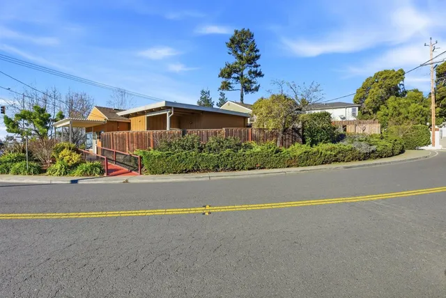 $899,950 | 16251-16251 Carolyn Street, Castro Valley, CA 94578