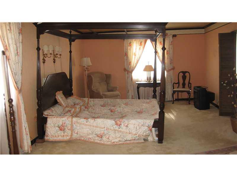 2341 Marbury Road Churchill, PA 15221 - Photo 15 of 21 Master Bedroom. HUGE MASTER BEDROOM WITH UNBELIEVEABLE CLOSETS