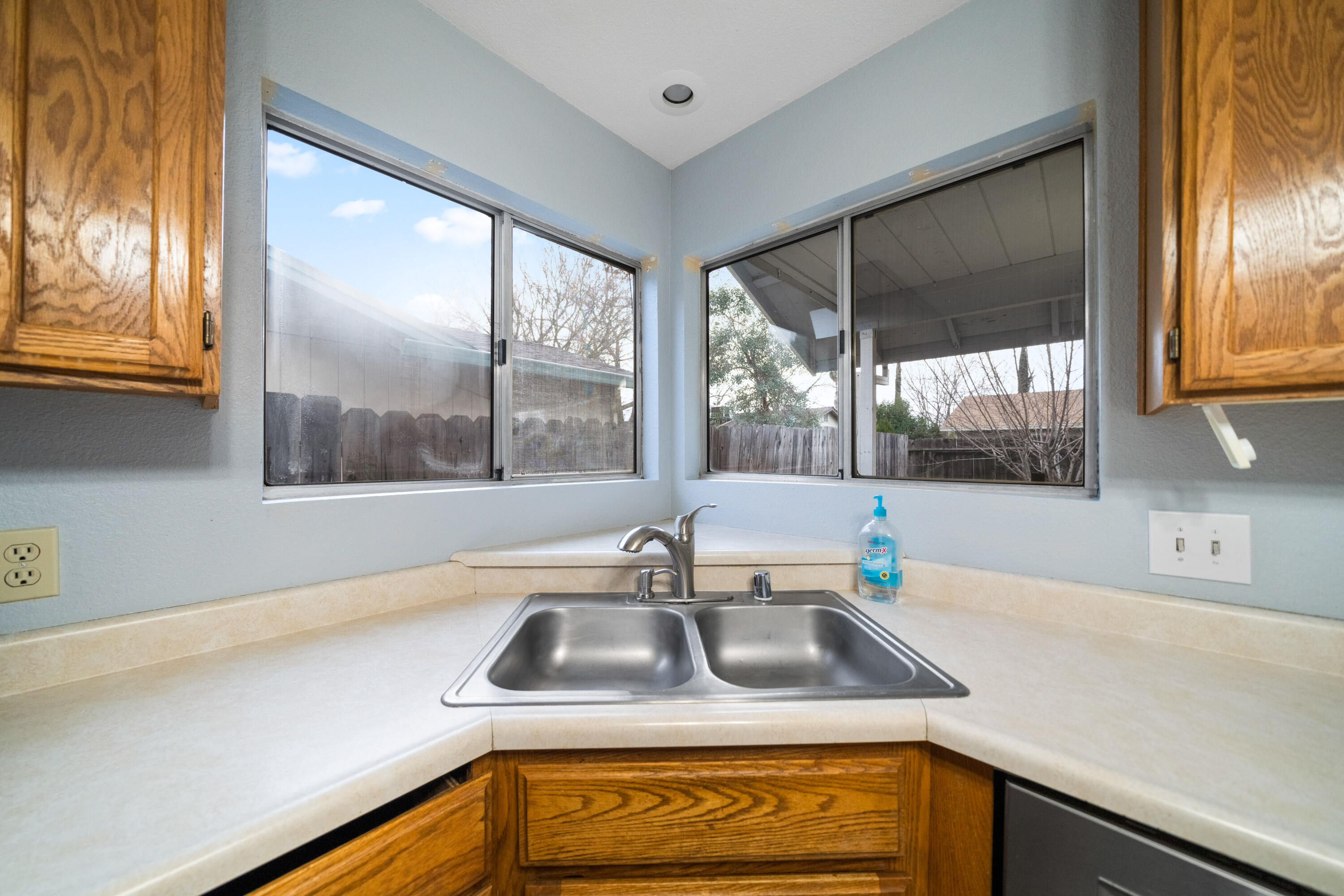 3636 Capricorn Way Redding, CA 96002 - Photo 11 of 24 IMG-12