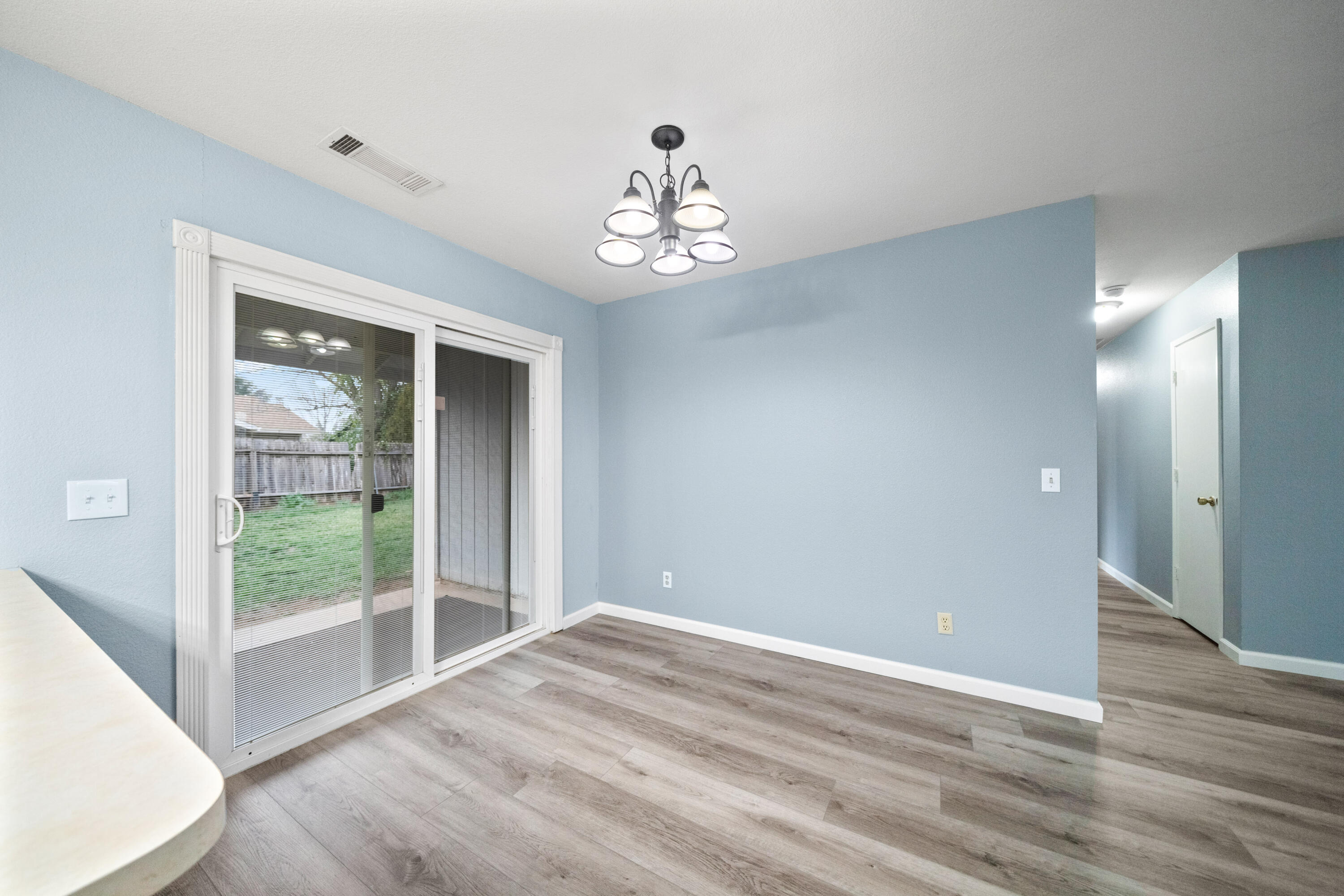 3636 Capricorn Way Redding, CA 96002 - Photo 12 of 24 IMG-13