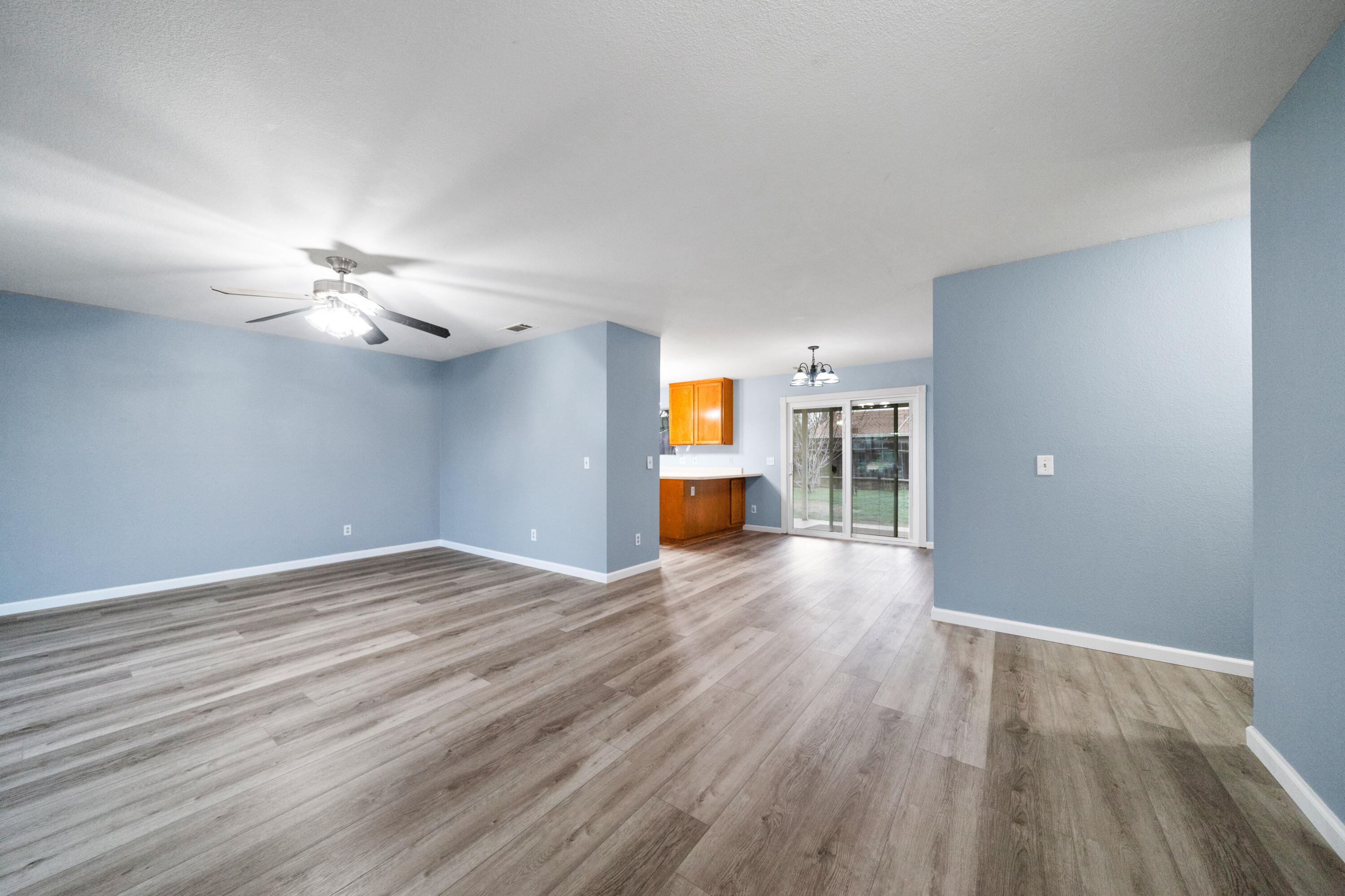 3636 Capricorn Way Redding, CA 96002 - Photo 7 of 24 IMG-08