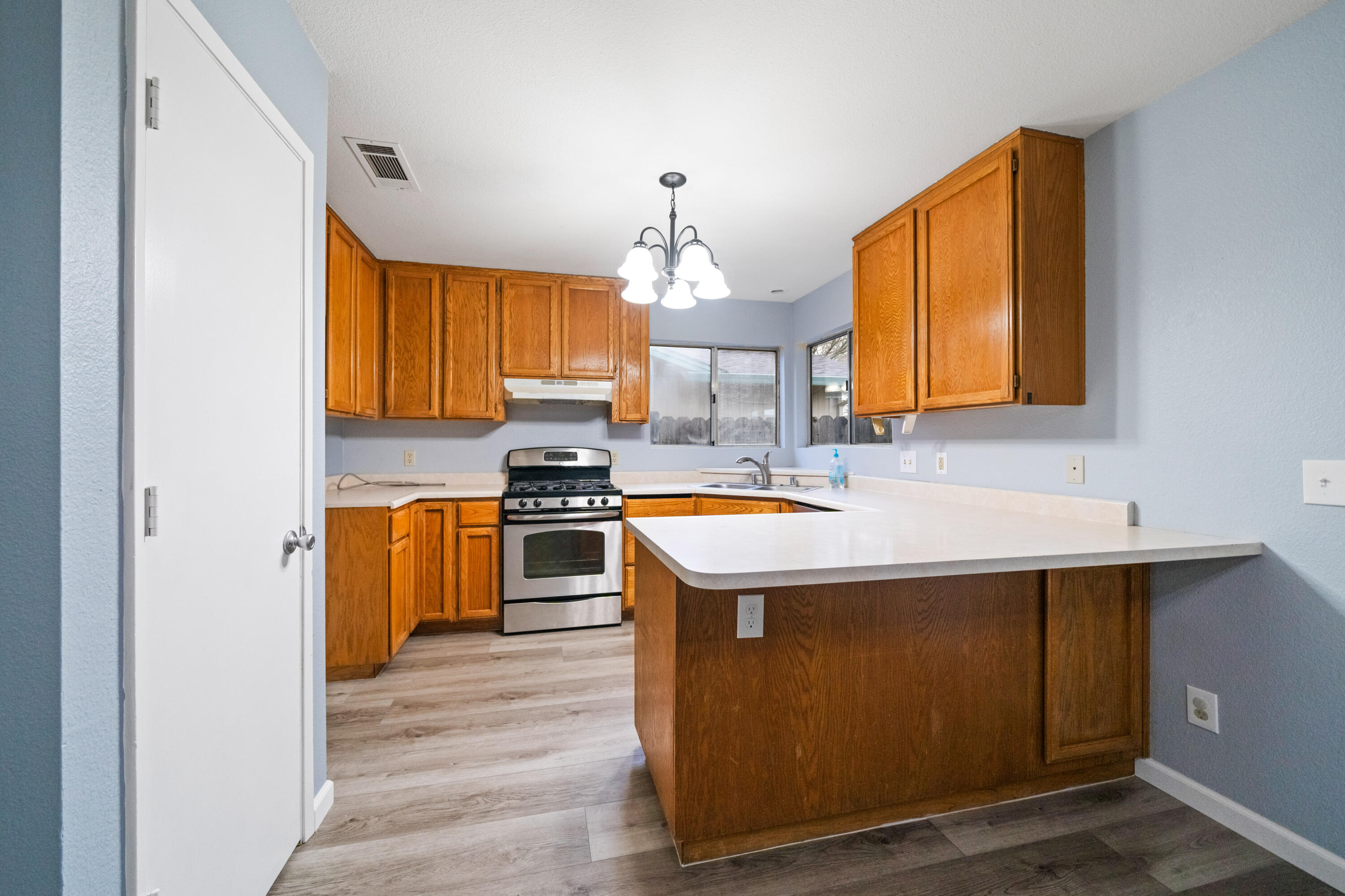 3636 Capricorn Way Redding, CA 96002 - Photo 9 of 24 IMG-10