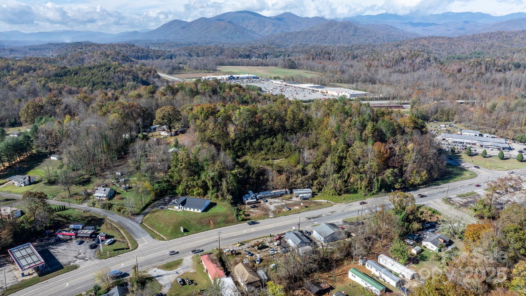 1965 North Main Street Marion, NC 28752 - Photo 19 of 23 an aerial view of residential house and green space