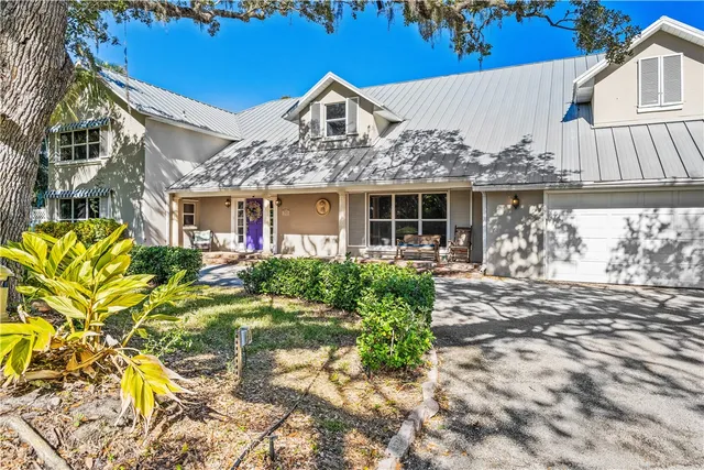 $880,000 | 3025 Golf View Drive, Vero Beach, FL 32960