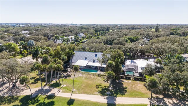 $880,000 | 3025 Golf View Drive, Vero Beach, FL 32960