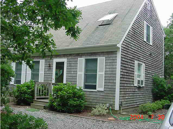 27 Robins Nest Road Edgartown, MA 02539 - Photo 1 of 1 http://d1qzqeyxiitrap.cloudfront.net/photos/32436/f9c9aaee.jpg