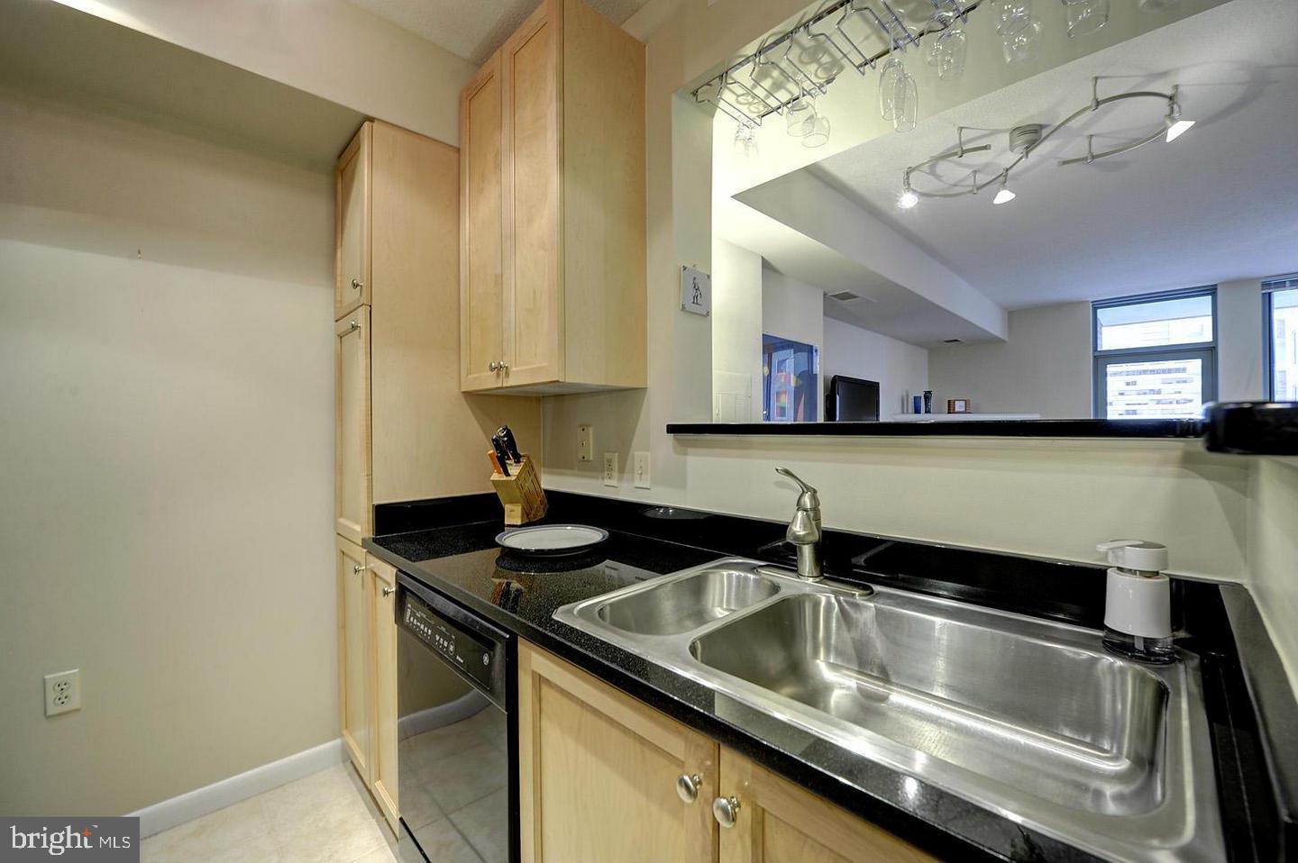 851 North Glebe Road, Unit 909 Arlington, VA 22203 - Photo 12 of 21