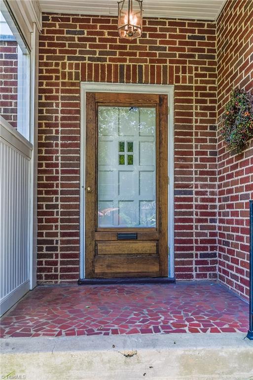 419 Roslyn Road Winston-Salem, NC 27104 - Photo 2 of 16 Gallery Image 2