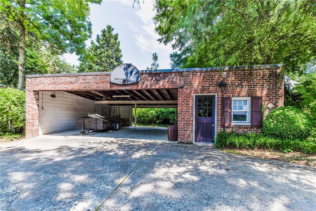 419 Roslyn Road Winston-Salem, NC 27104 - Photo 13 of 16 Gallery Image 13