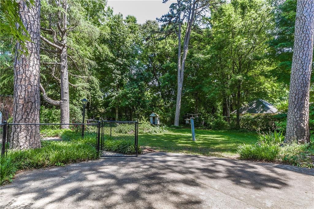 419 Roslyn Road Winston-Salem, NC 27104 - Photo 14 of 16 Gallery Image 14