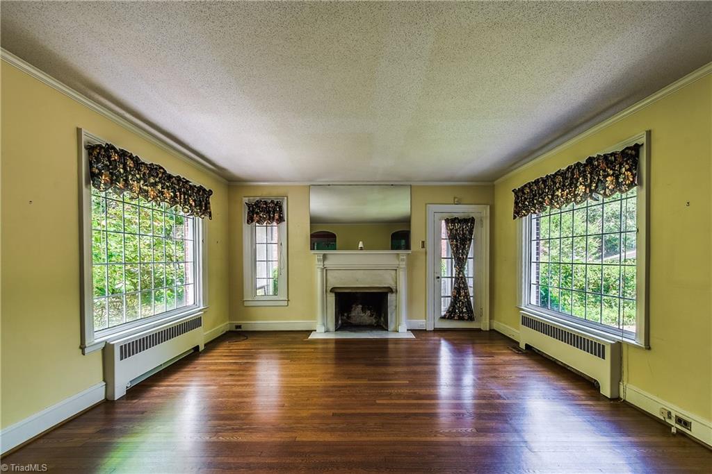 419 Roslyn Road Winston-Salem, NC 27104 - Photo 3 of 16 Gallery Image 3