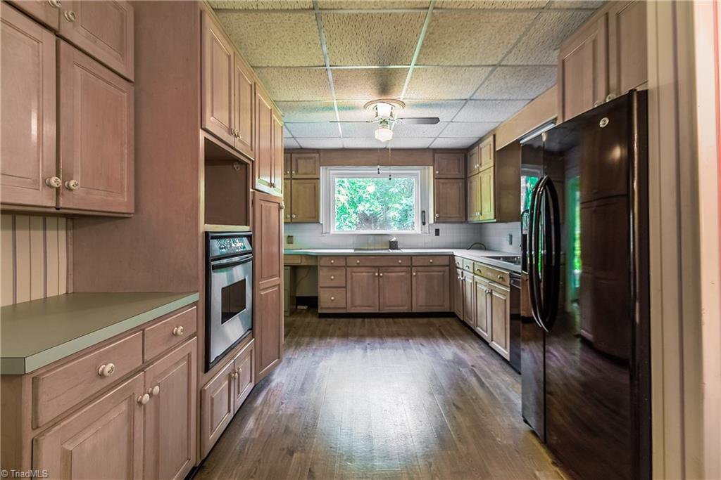 419 Roslyn Road Winston-Salem, NC 27104 - Photo 4 of 16 Gallery Image 4