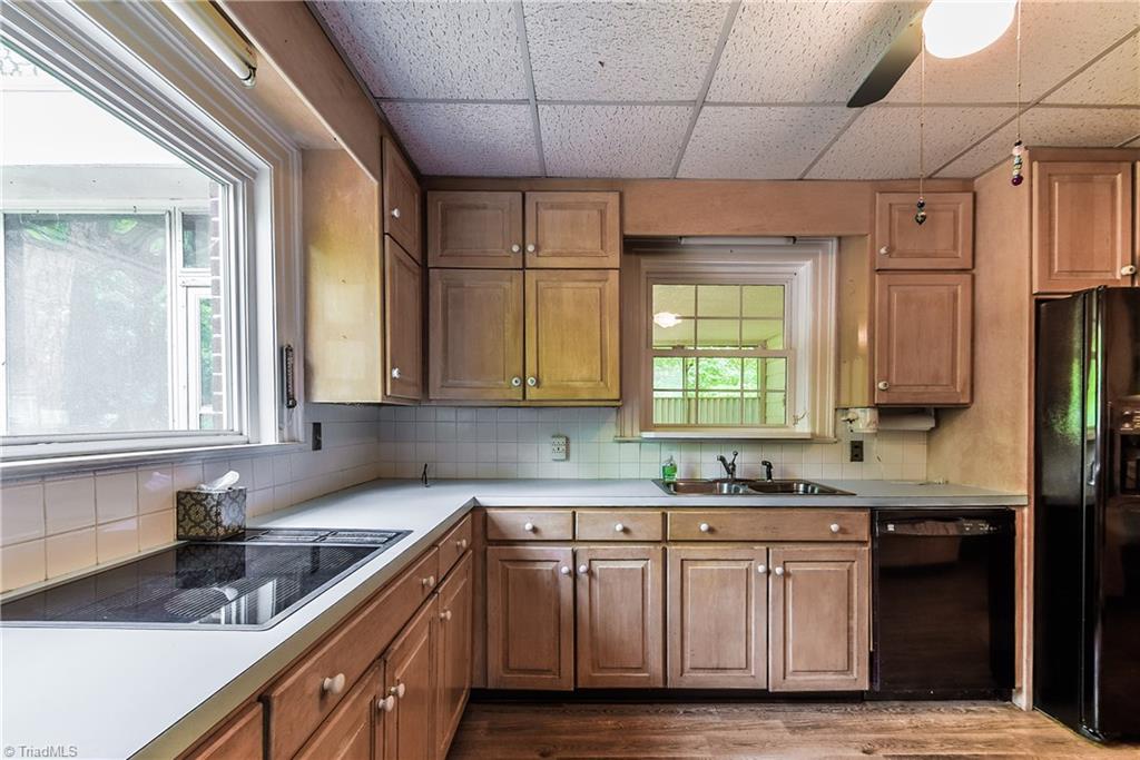 419 Roslyn Road Winston-Salem, NC 27104 - Photo 5 of 16 Gallery Image 5